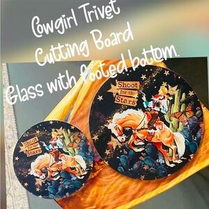 Cowgirl set 12” round Cutting board, and 8” round trivet. This is a 2 piece set.